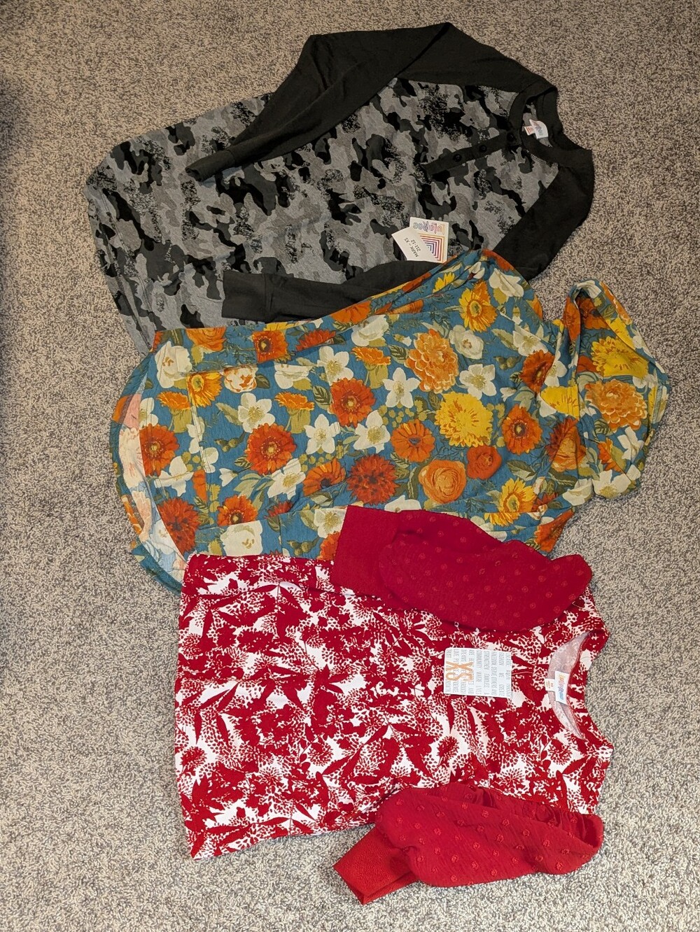 3 Lularoe Tops Bundle